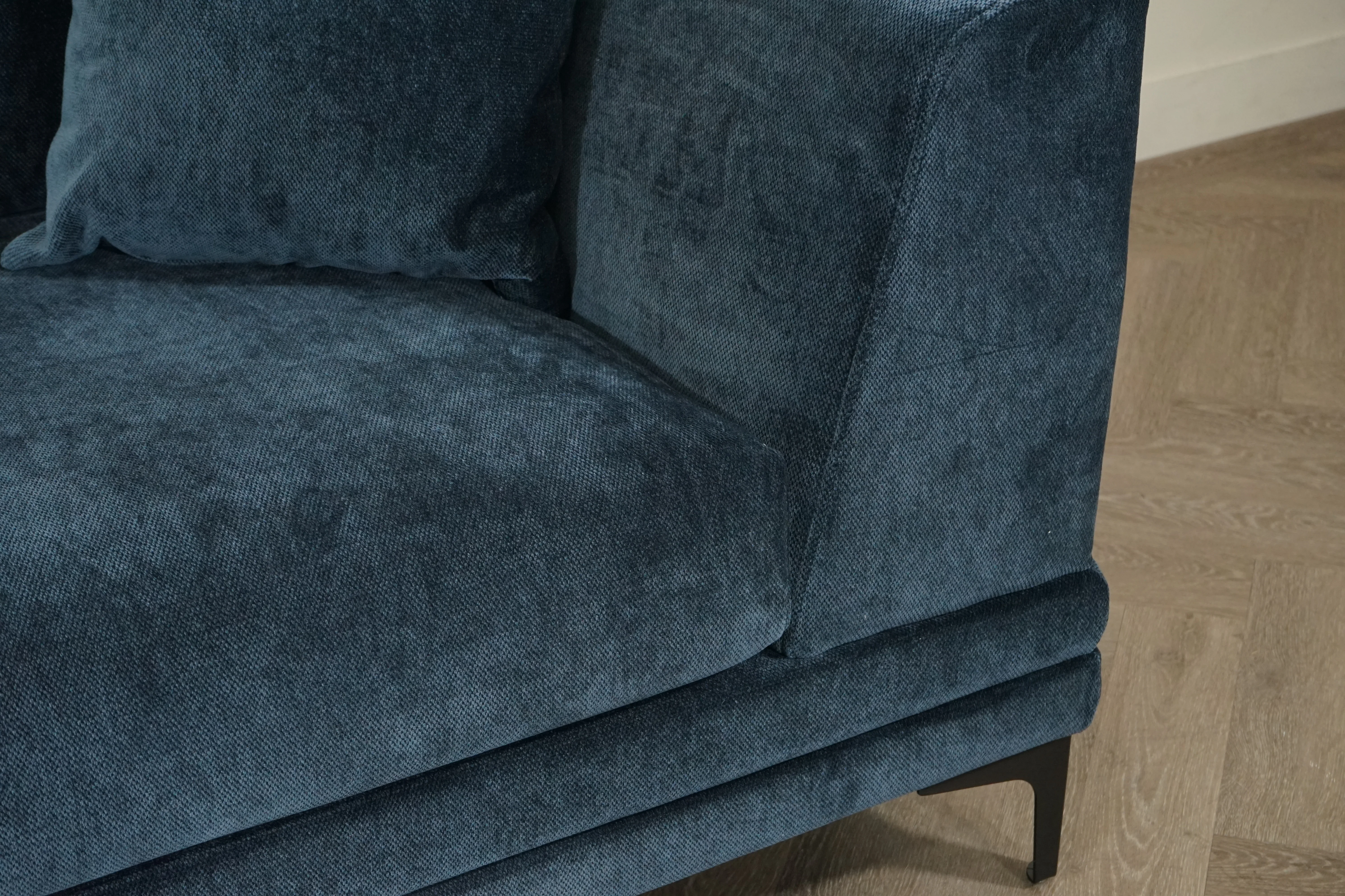 Belvedere Large 3 Seater Fabric Sofa, Chunky Chenille Navy - Image 4