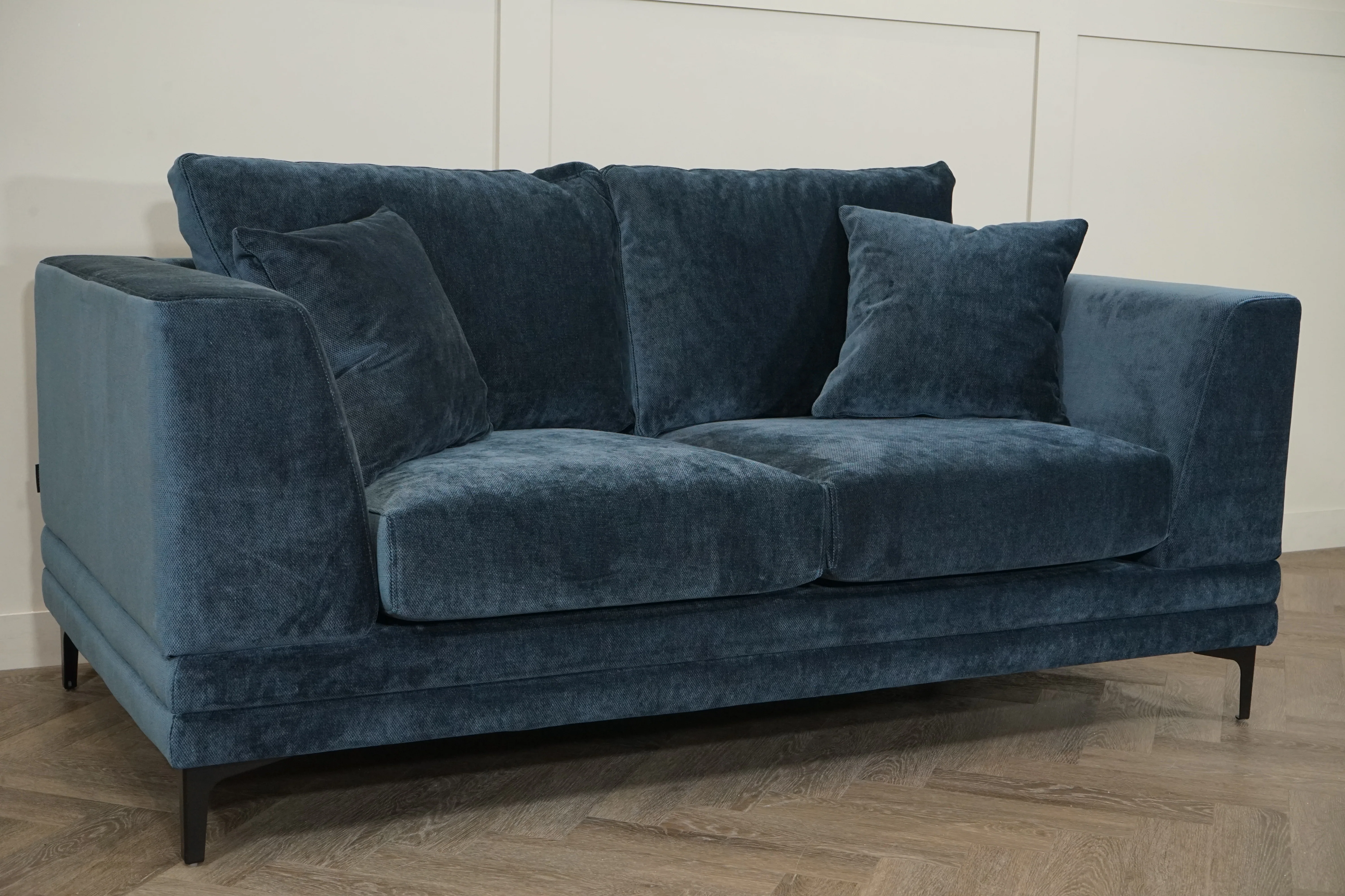 Belvedere Medium 2 Seater Fabric Sofa, Chunky Chenille Navy - Image 3