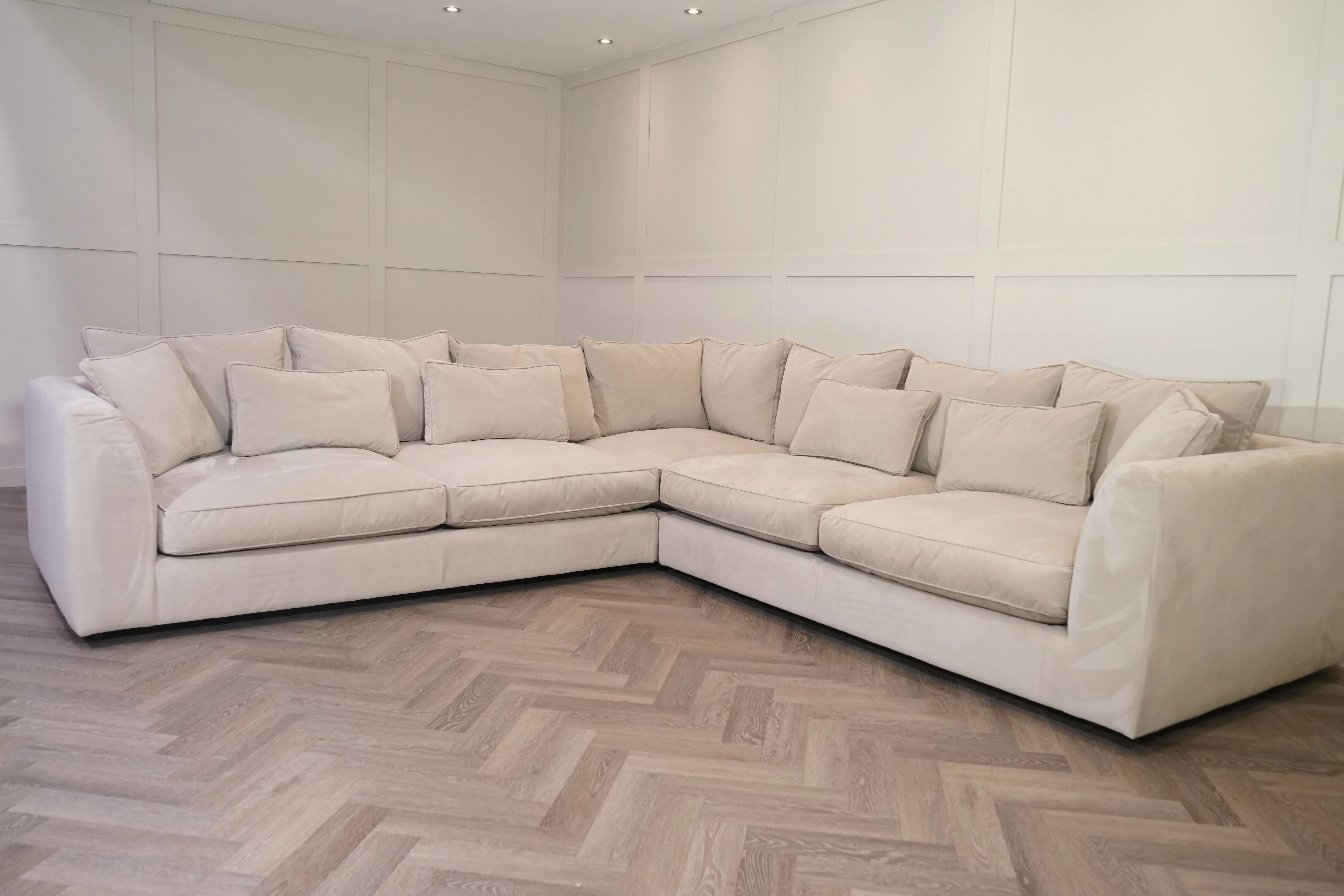 Bossanova Large 3 Corner 3 Sofa, Plush Platinum - Image 3