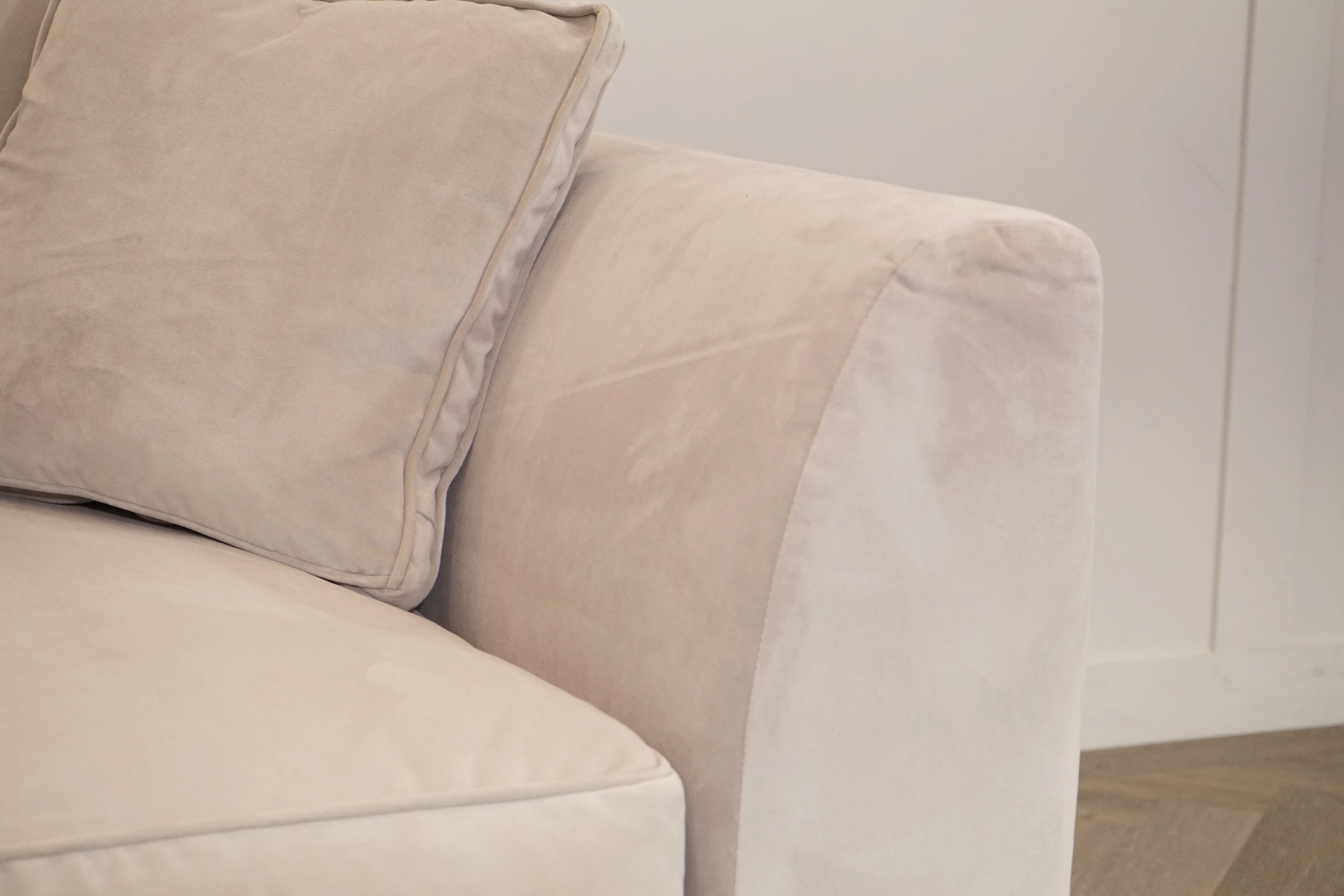 Bossanova Large 3 Corner 3 Sofa, Plush Platinum - Image 4