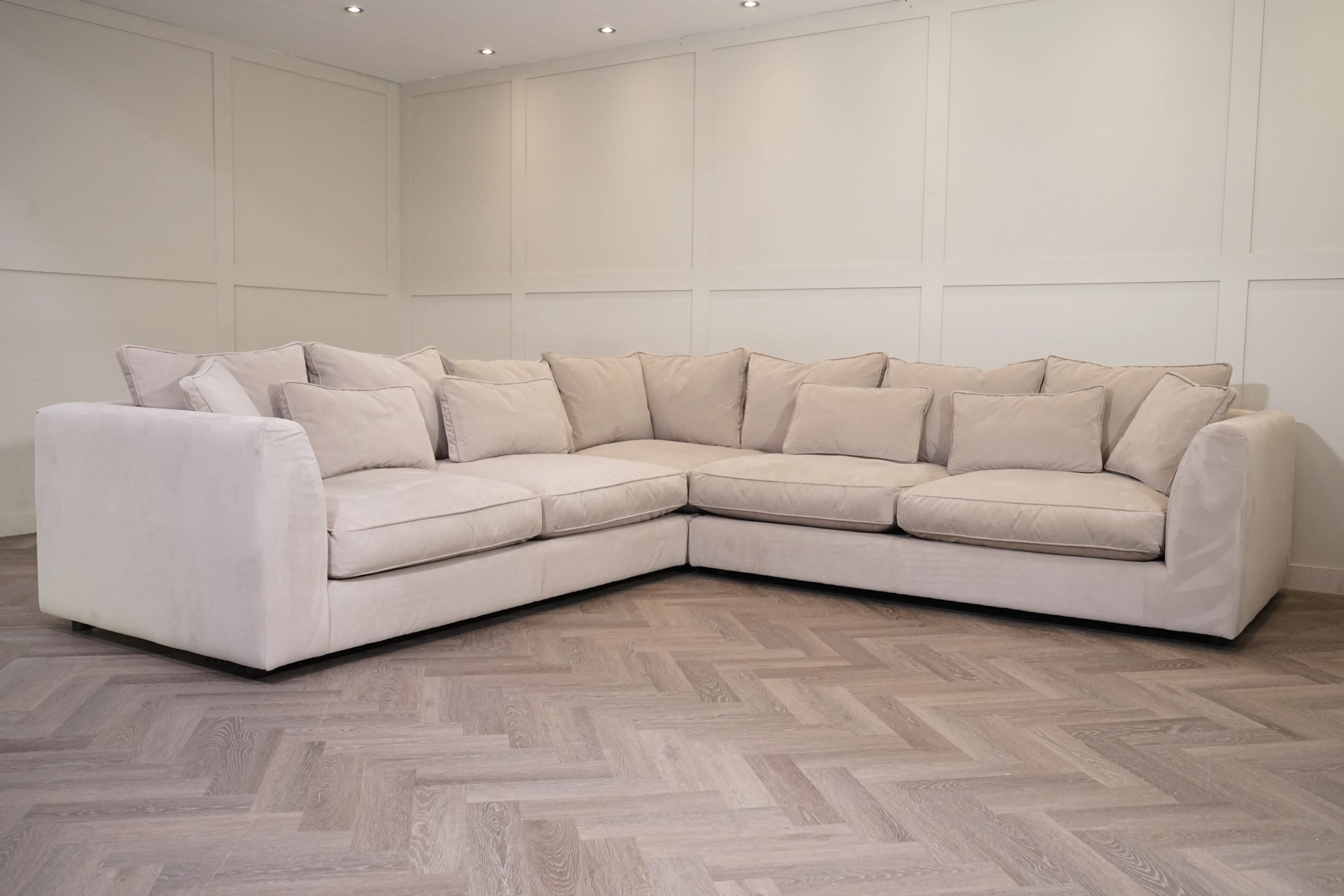 Bossanova Large 3 Corner 3 Sofa, Plush Platinum - Image 5