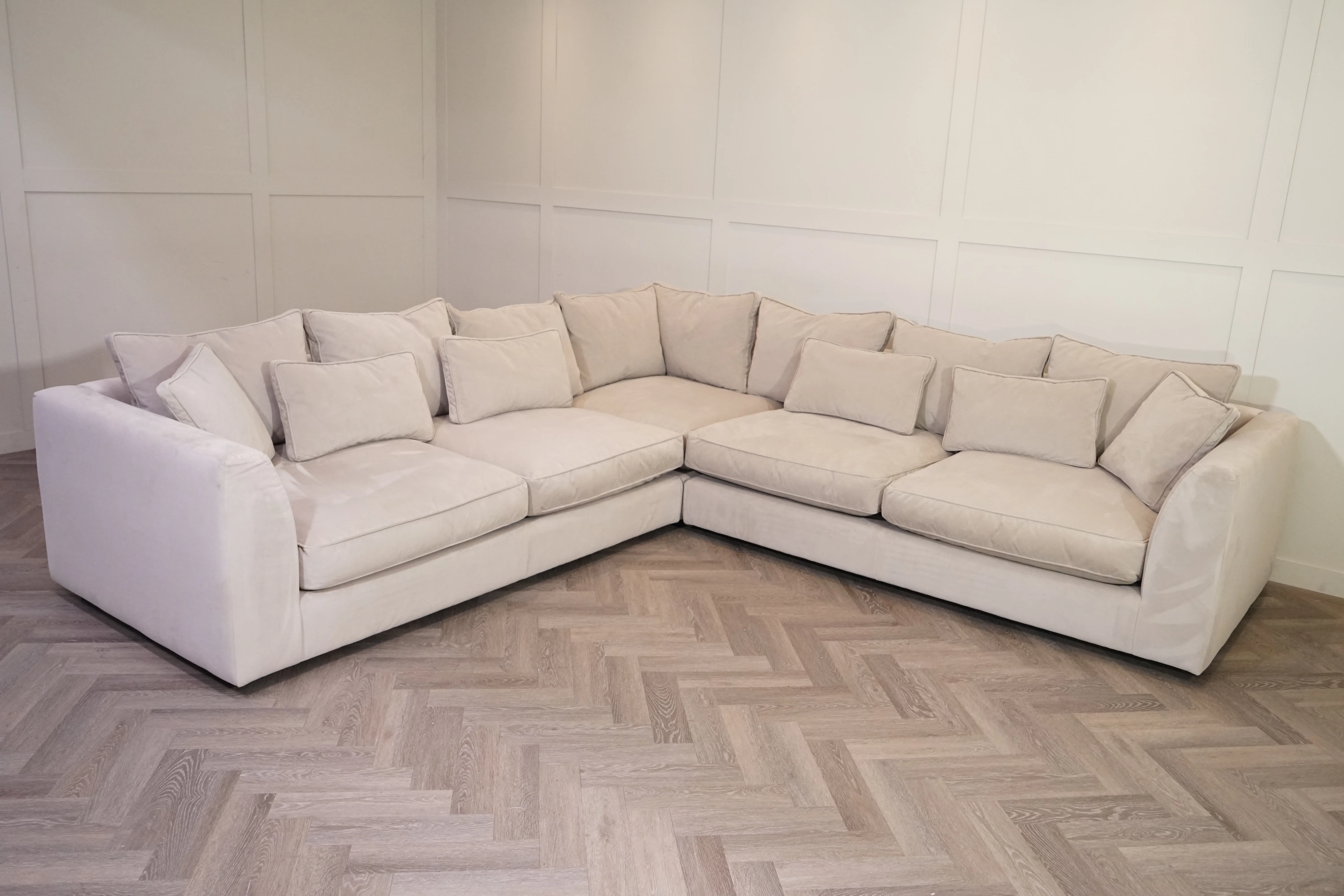 Bossanova Large 3 Corner 3 Sofa, Plush Platinum - Image 8