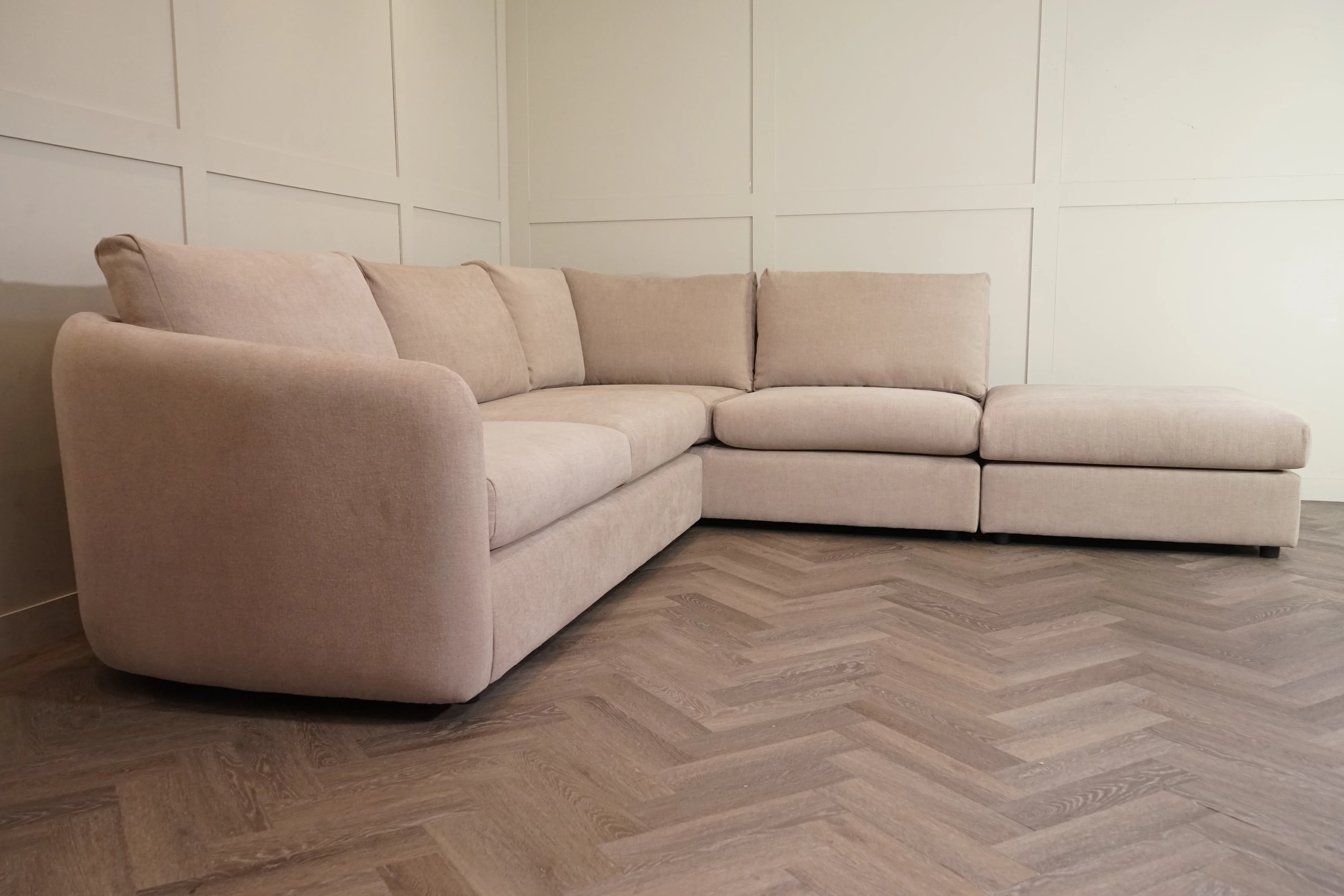 Carnaby RHF Open Ended Corner Sofa, Latte - Image 9