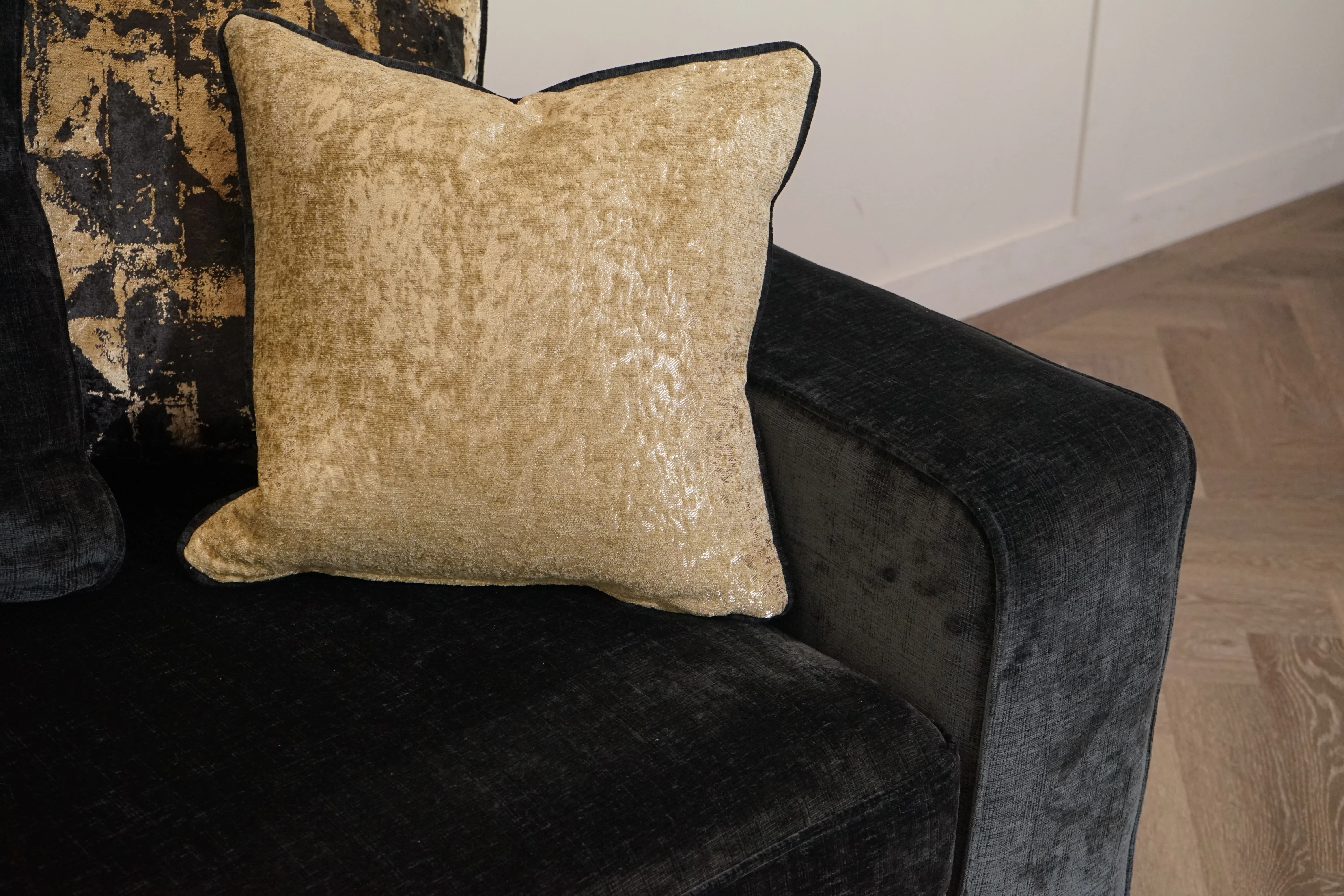 Madison 4 Seater Scatter Back Sofa, Black Chenille - Image 5