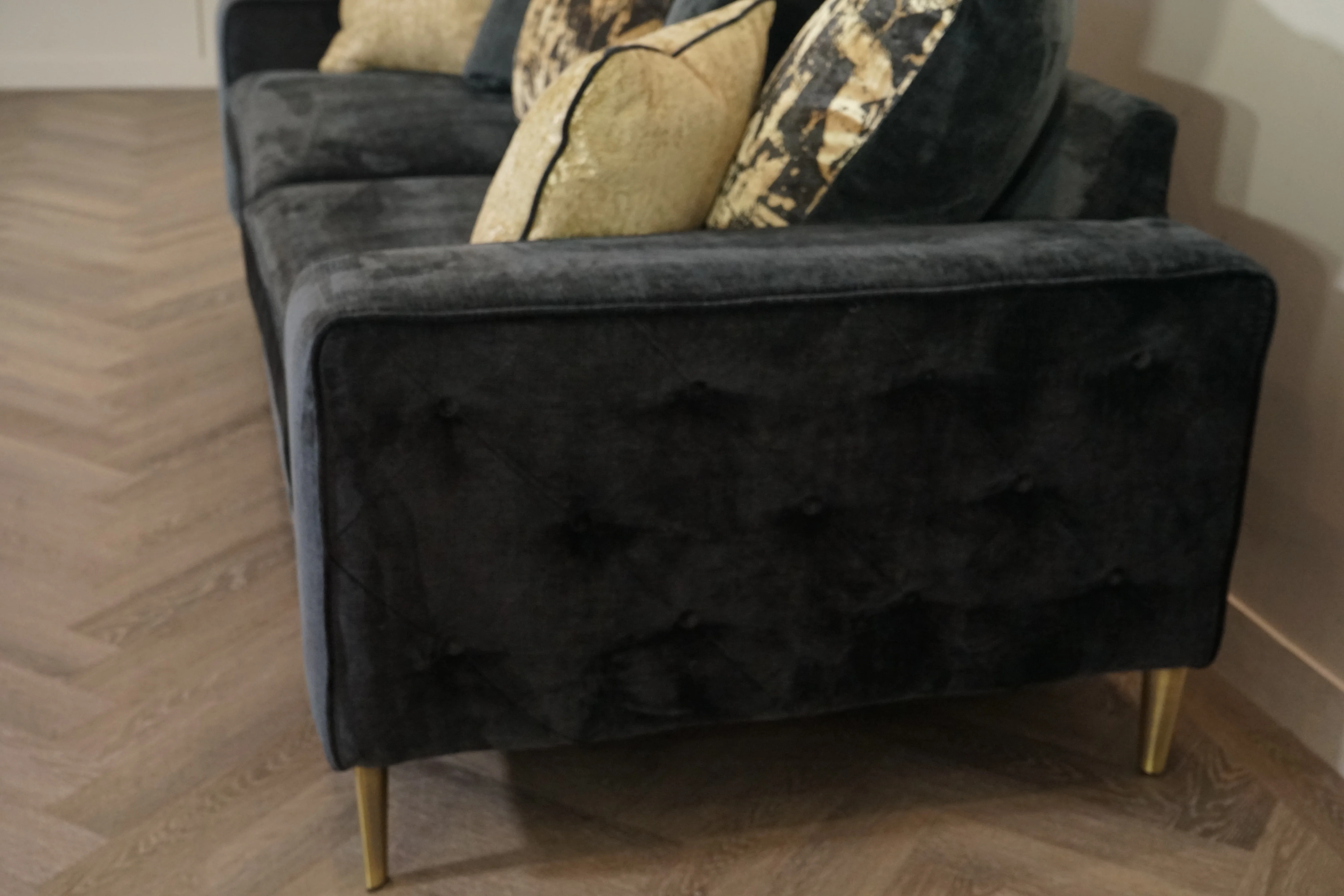 Madison 4 Seater Scatter Back Sofa, Black Chenille - Image 8