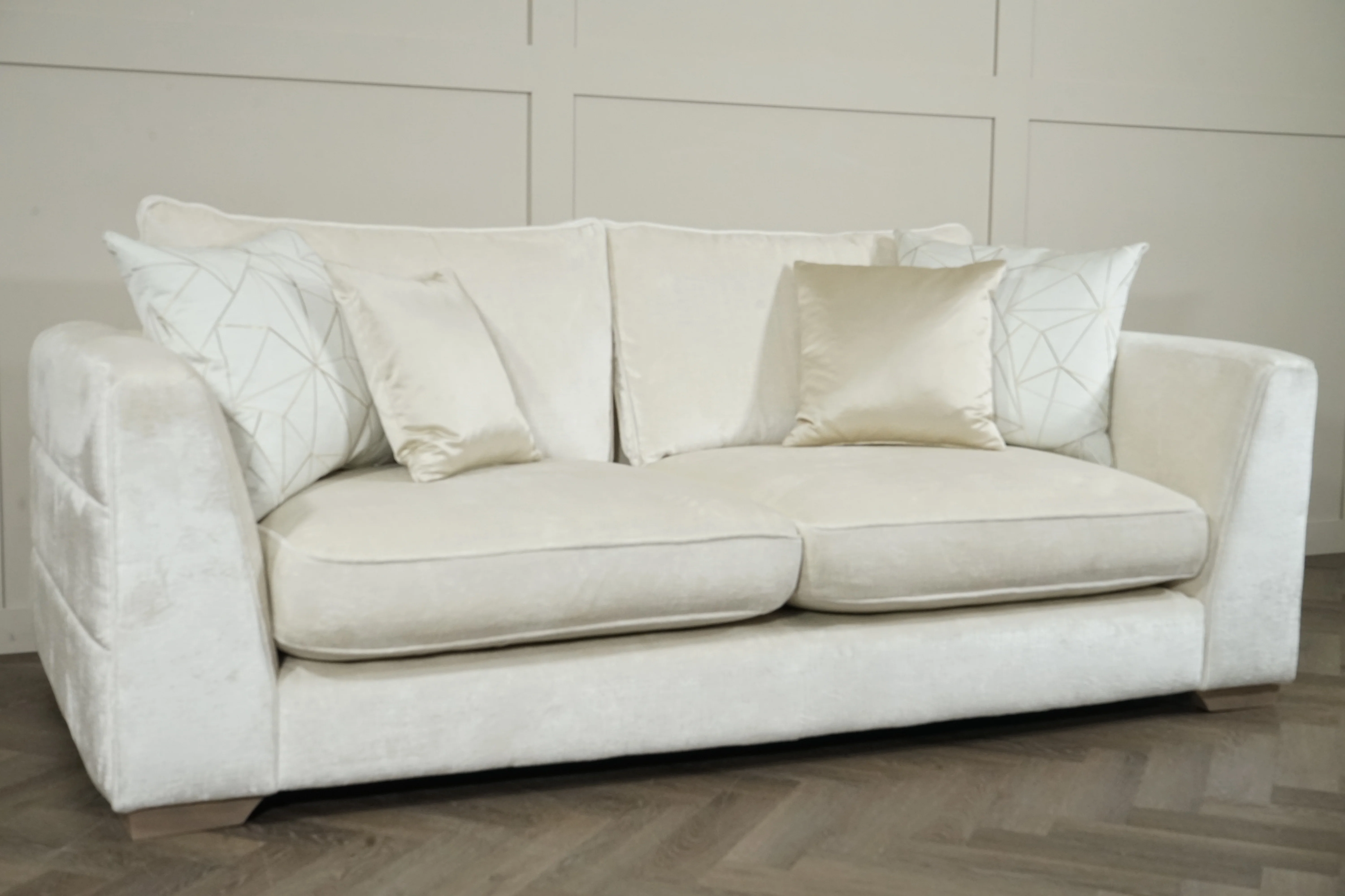 Valentino Large 3 Seater Sofa, Monaco Cream - Image 10